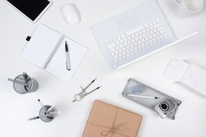 office-essentials-in-white-table